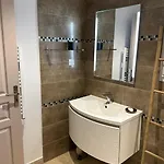 Avec Jacuzzi Prive Proche *
