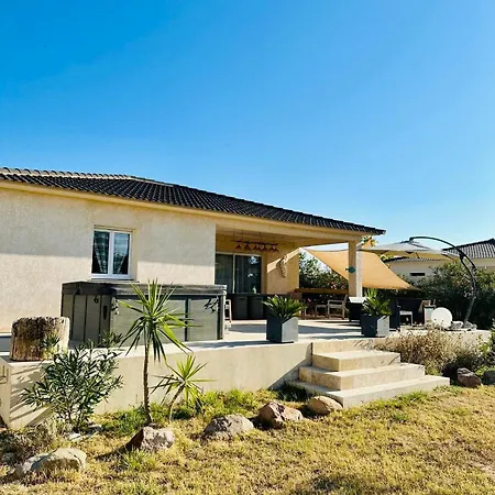 Avec Jacuzzi Prive Proche Villa