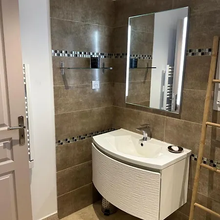 Avec Jacuzzi Prive Proche *