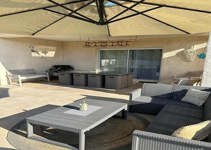 Avec Jacuzzi Privé Proche Villa