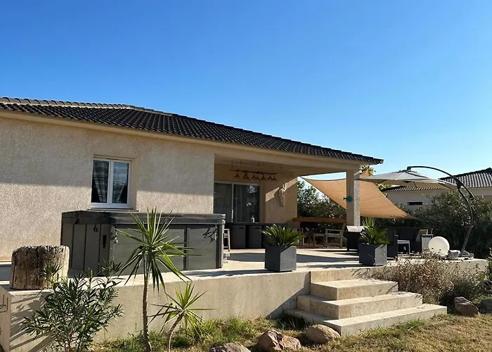 Avec Jacuzzi Privé Proche Villa