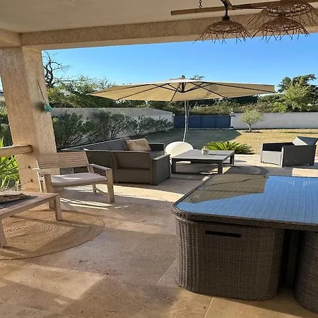 Avec Jacuzzi Prive Proche Villa
