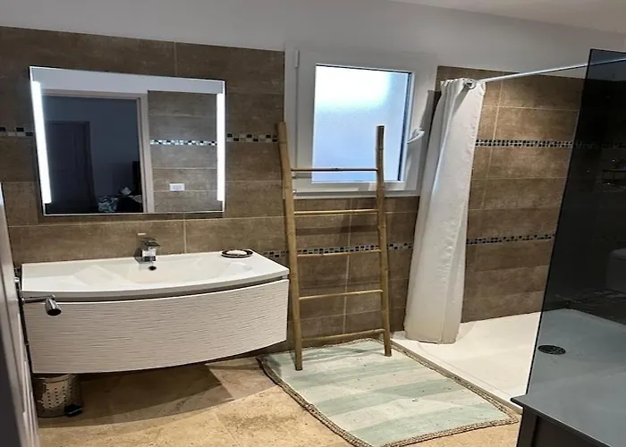 Avec Jacuzzi Prive Proche Villa Solaro