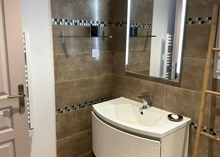 Avec Jacuzzi Prive Proche *
